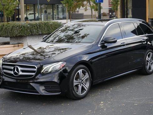 Used 2020 Mercedes-Benz E 450 4MATIC Wagon w/ Premium Package image 2