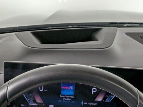 Used 2024 BMW X5 xDrive40i w/ M Sport Package image 32