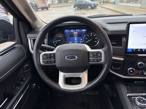 Used 2023 Ford Expedition Max XLT image 19