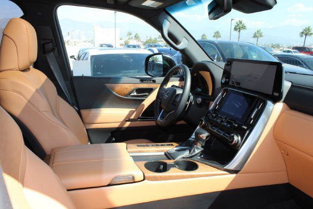 Certified 2024 Lexus LX 600 4WD w/ Interior Upgrade Package image 5