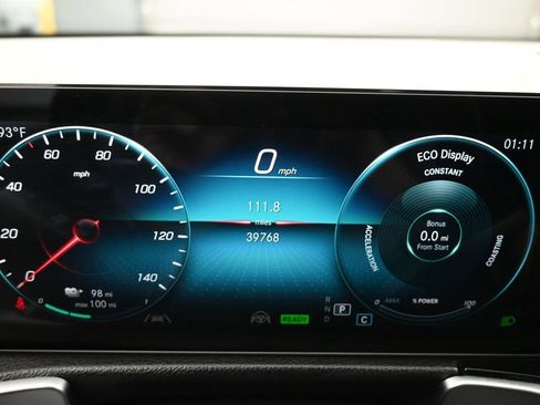 Used 2022 Mercedes-Benz EQB 350 4MATIC image 17