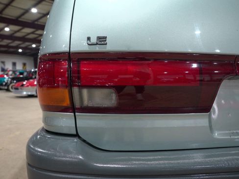 Used 1992 Toyota Previa LE image 37