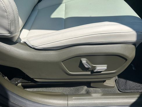 Certified 2025 Hyundai Santa Fe Calligraphy AWD/4WD image 32