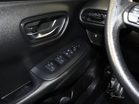Certified 2024 Honda HR-V LX image 32