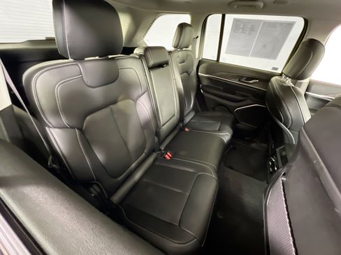 Used 2022 Jeep Grand Cherokee Limited image 27