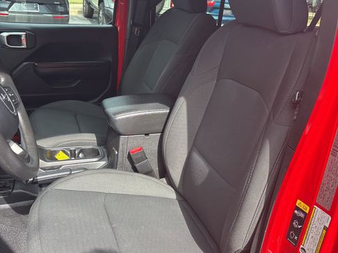 Used 2020 Jeep Wrangler Unlimited Sport image 24