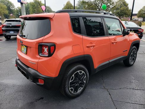 Used 2016 Jeep Renegade Trailhawk w/ Premium Trailhawk Package image 5