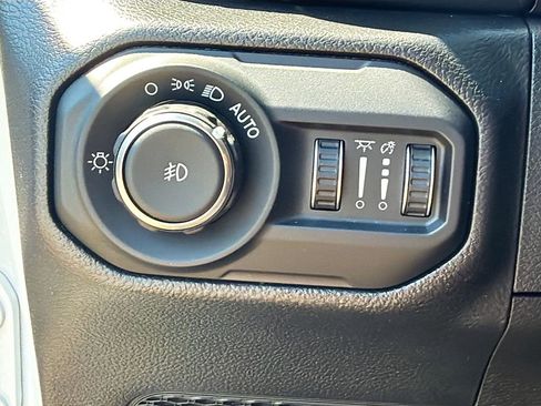 Used 2022 Jeep Wrangler Unlimited Sport AWD/4WD image 30