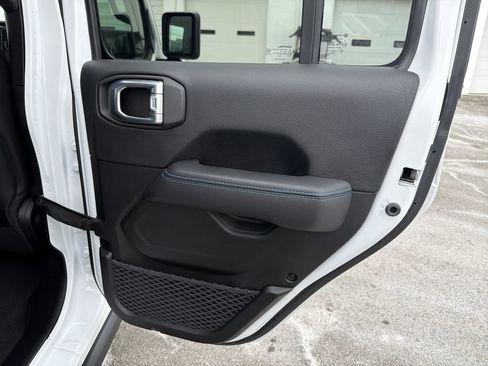 Used 2022 Jeep Wrangler Unlimited Rubicon 4xe w/ Cold Weather Group image 17