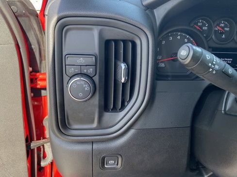Used 2024 Chevrolet Silverado 1500 Custom image 18