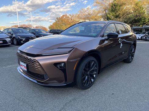 New 2025 Toyota Crown Signia image 1