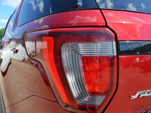 Used 2017 Ford Explorer Sport AWD/4WD image 11