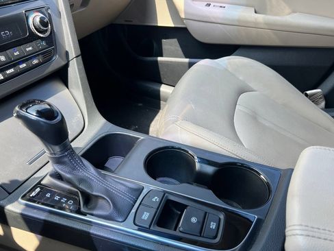 Used 2016 Hyundai Sonata Limited w/ Option Group 02 FWD image 21
