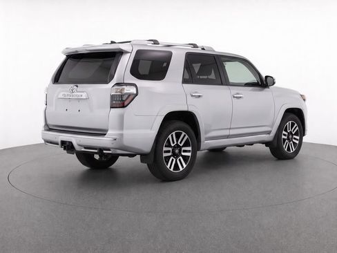 Used 2015 Toyota 4Runner Limited AWD/4WD image 3