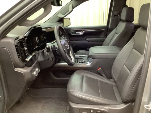 Used 2024 GMC Sierra 1500 SLT w/ SLT Premium Package AWD/4WD image 16