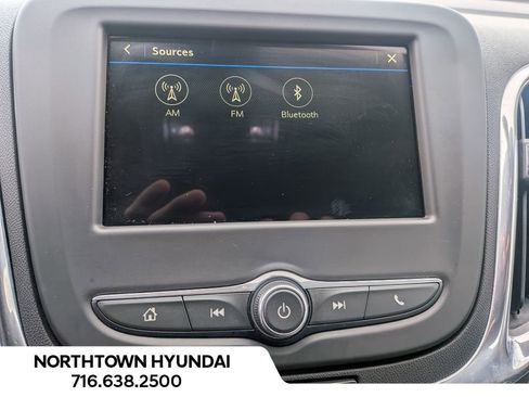 Used 2019 Chevrolet Equinox LS image 16