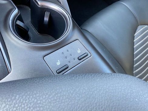 Used 2023 Toyota Camry SE image 12