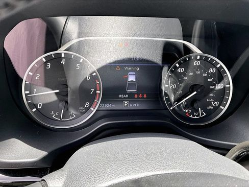Used 2023 Nissan Titan SV w/ SV Convenience Package RWD image 12
