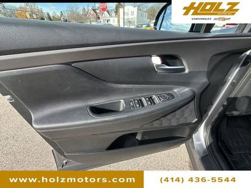 Used 2019 Hyundai Santa Fe SEL image 21