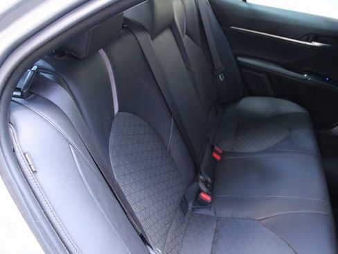 Used 2018 Toyota Camry XSE image 8