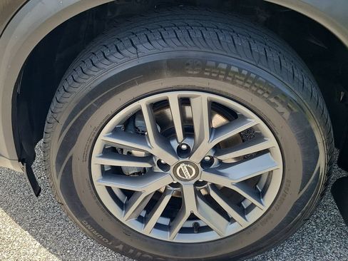 Used 2021 Nissan Rogue S FWD image 7