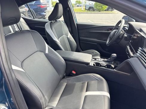 Used 2025 Toyota Camry SE FWD image 13