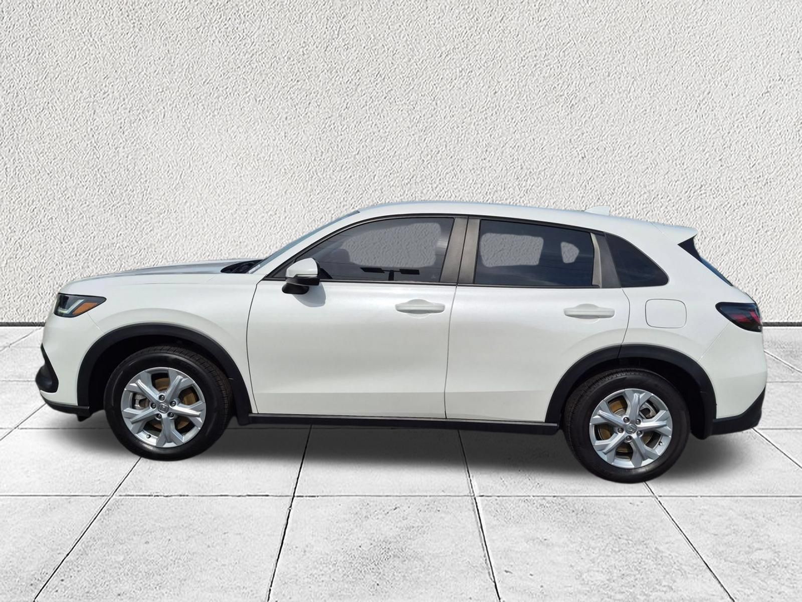 Used 2025 Honda HR-V LX image 6