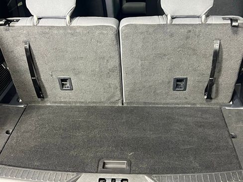 Used 2025 Ford Explorer Active image 30