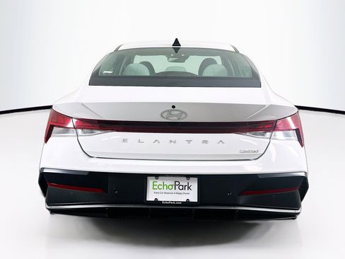 Used 2024 Hyundai Elantra Limited FWD image 7