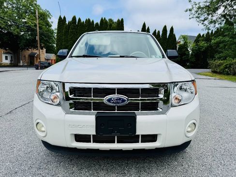 Used 2011 Ford Escape XLT w/ 201A Rapid Spec Order Code FWD image 2