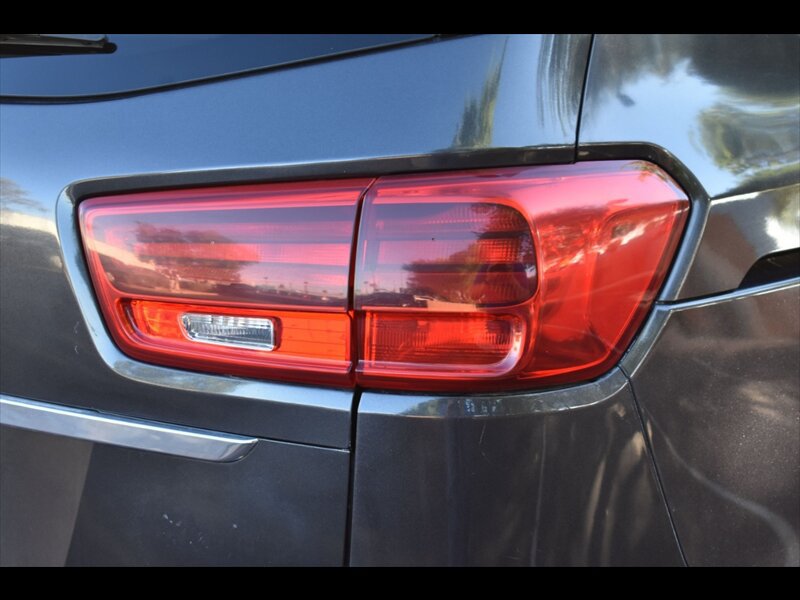 Used 2020 Kia Sedona LX FWD image 50