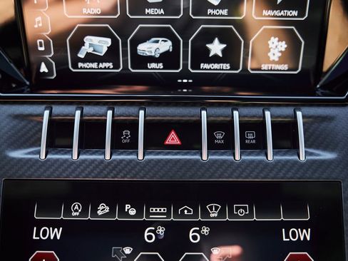Used 2022 Lamborghini Urus AWD/4WD image 74