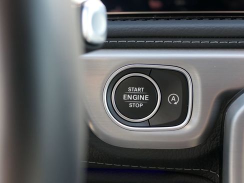 Used 2022 Mercedes-Benz G 550 image 17