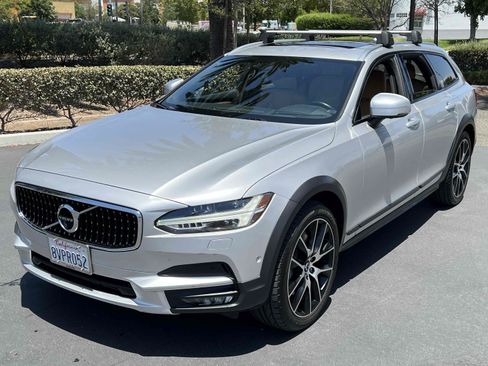Used 2020 Volvo V90 T6 Cross Country AWD/4WD image 13