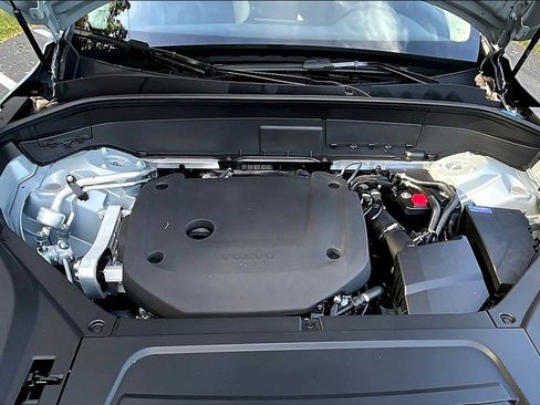 New 2026 Volvo XC90 B6 Plus w/ Protection Package Premier image 11