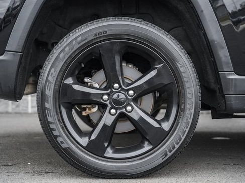 Used 2022 Jeep Grand Cherokee Altitude image 21