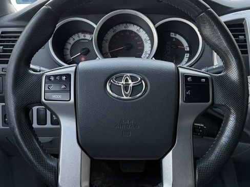 Used 2012 Toyota Tacoma 4x4 Access Cab V6 w/ TRD Sport Pkg image 18