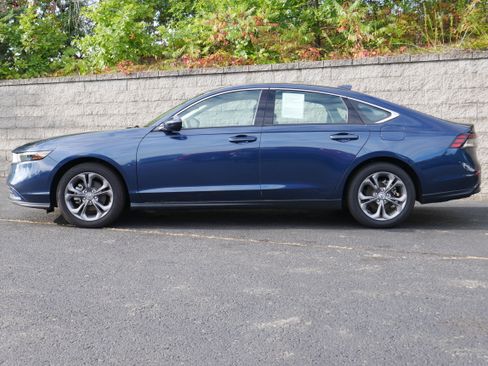 Used 2024 Honda Accord EX image 3