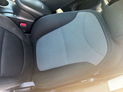 Used 2018 Kia Soul + FWD image 18