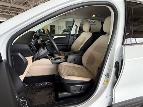 Used 2022 Ford Escape SE w/ Convenience Package FWD image 14