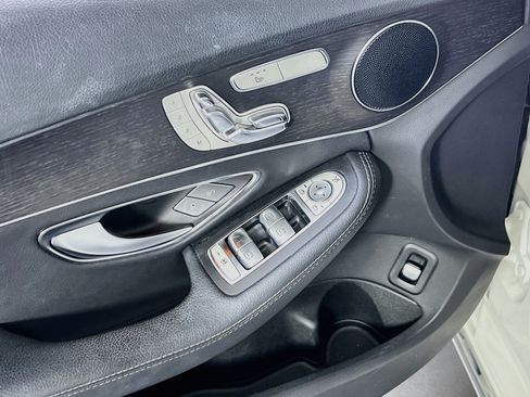 Used 2019 Mercedes-Benz C 300 4MATIC Sedan image 17