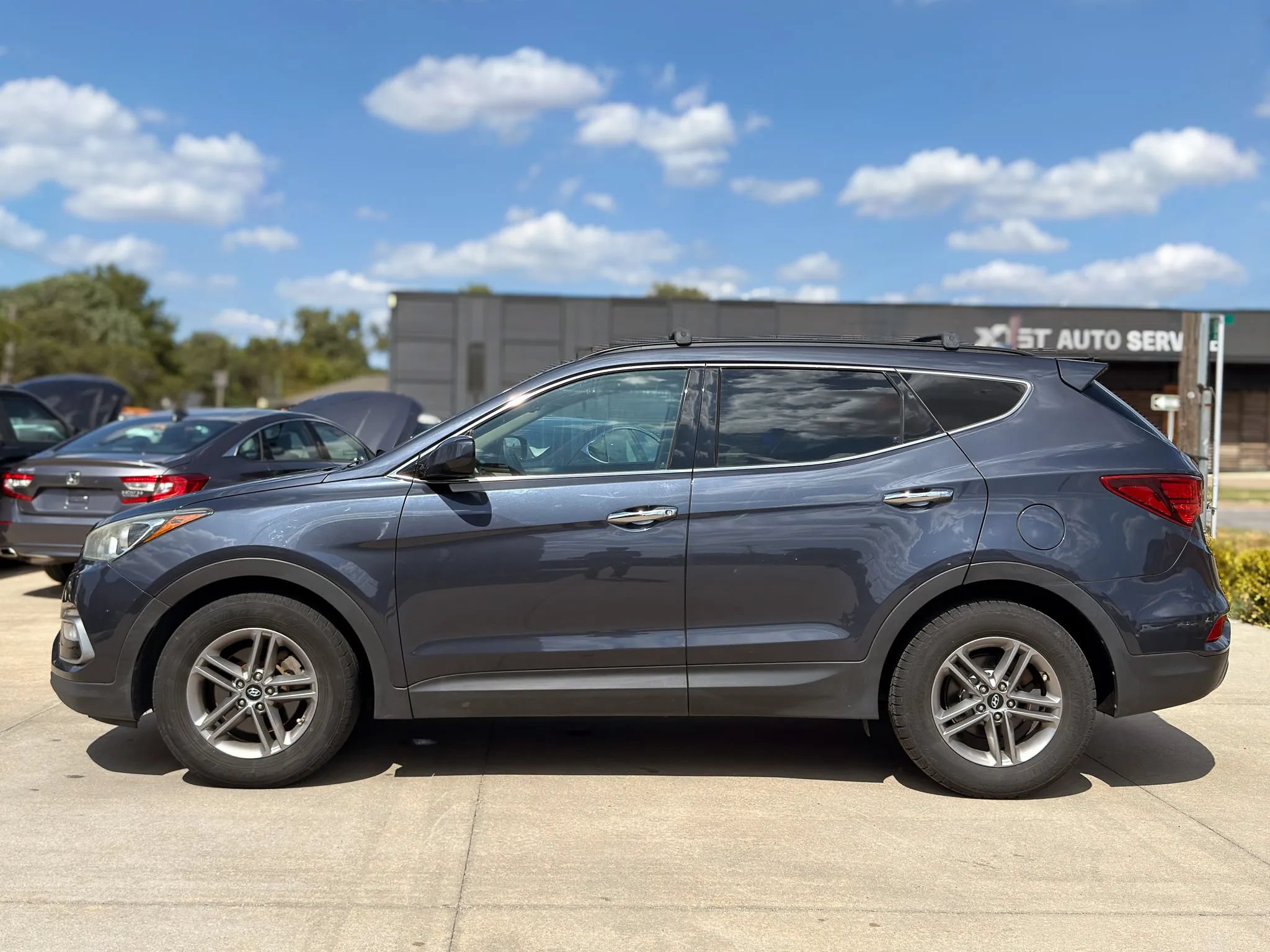 Used 2017 Hyundai Santa Fe Sport FWD image 4