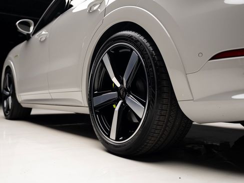 Used 2025 Porsche Cayenne Turbo image 78