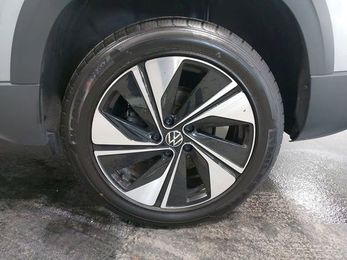 Used 2025 Volkswagen Taos SE AWD/4WD image 31