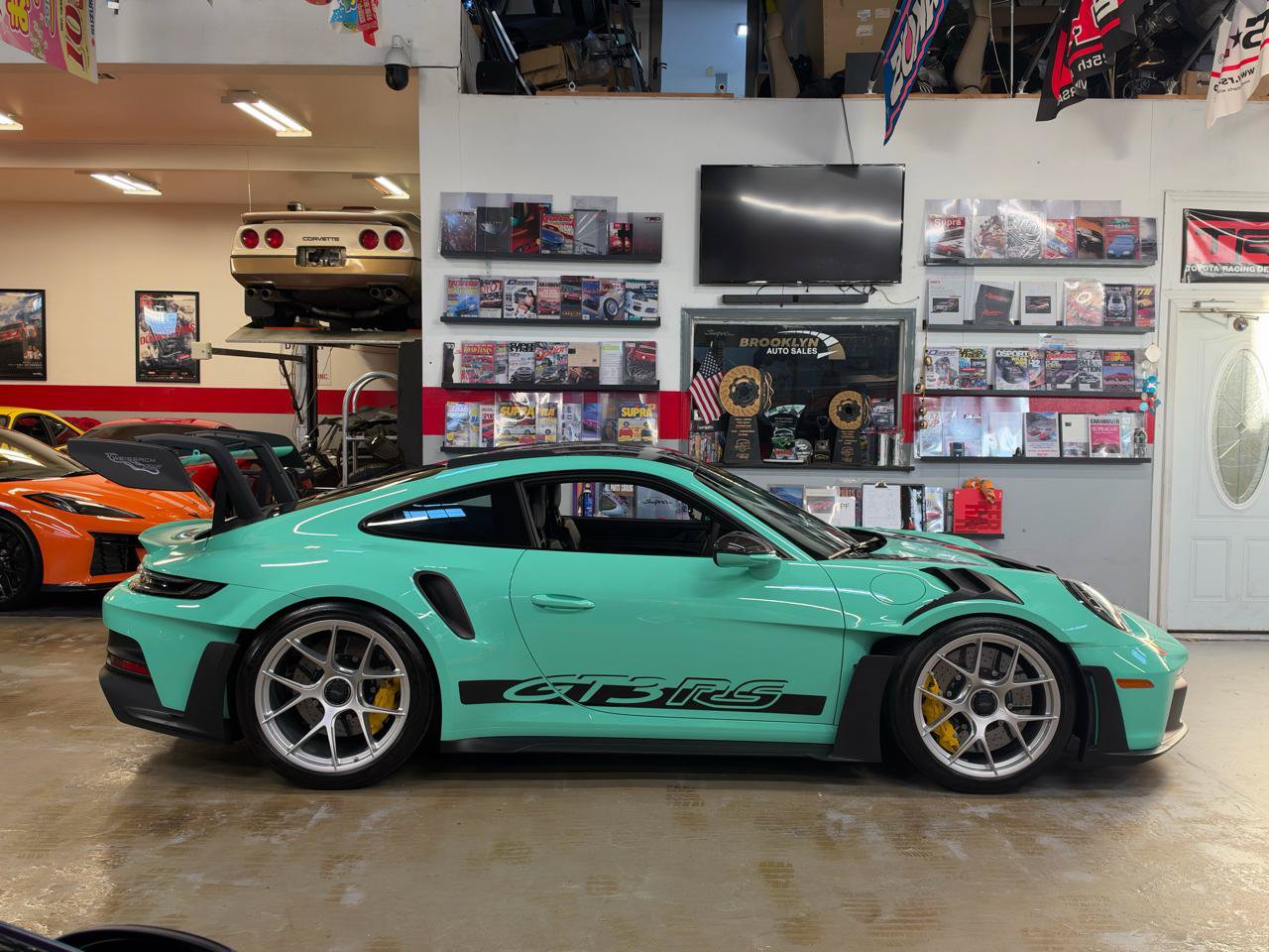 Used 2024 Porsche 911 GT3 RS RWD image 5