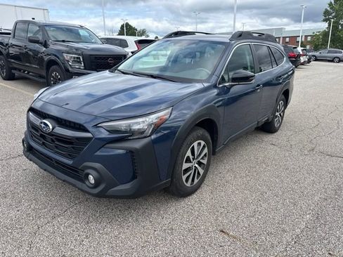 Used 2024 Subaru Outback Premium AWD/4WD image 1