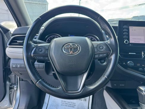 Used 2022 Toyota Camry SE w/ Convenience Package FWD image 12