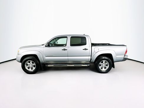 Used 2014 Toyota Tacoma PreRunner w/ SR5 Package image 4