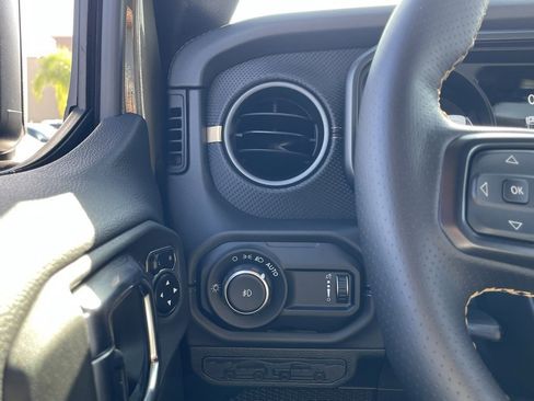 New 2025 Jeep Wrangler Unlimited Rubicon 392 image 31