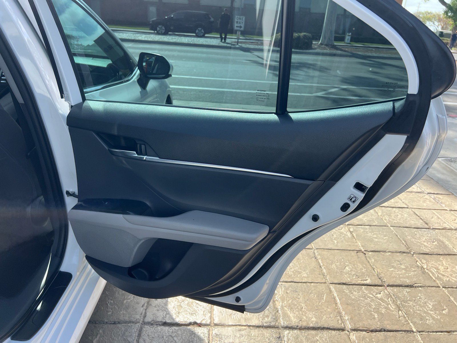 Used 2019 Toyota Camry LE FWD image 26